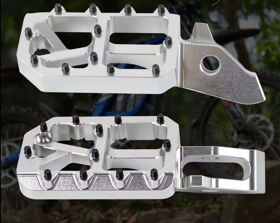 Surron Ultra Bee wide pegs